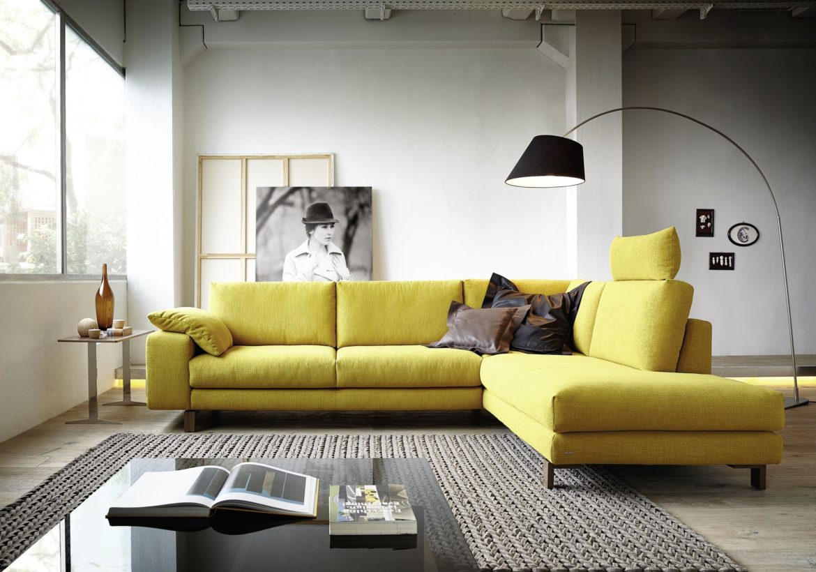 как выбрать цвет дивана в гостиную