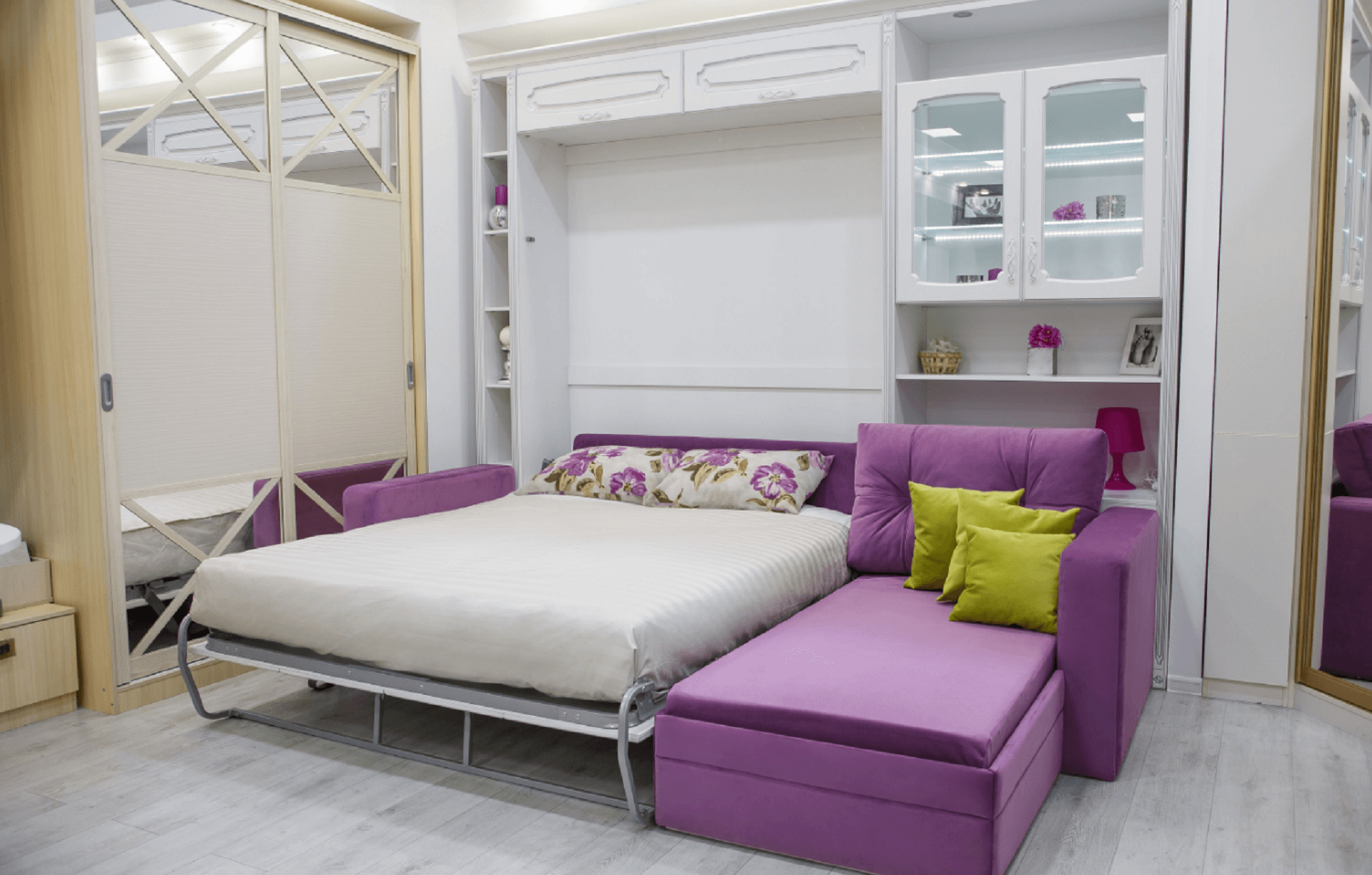 Фиолетовый диван-трансформер